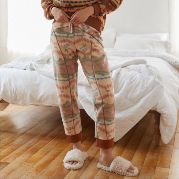 Urban Outfitters Out From Under
Outlander Printed Fleece Jogger Pants - Picture 1 of 10